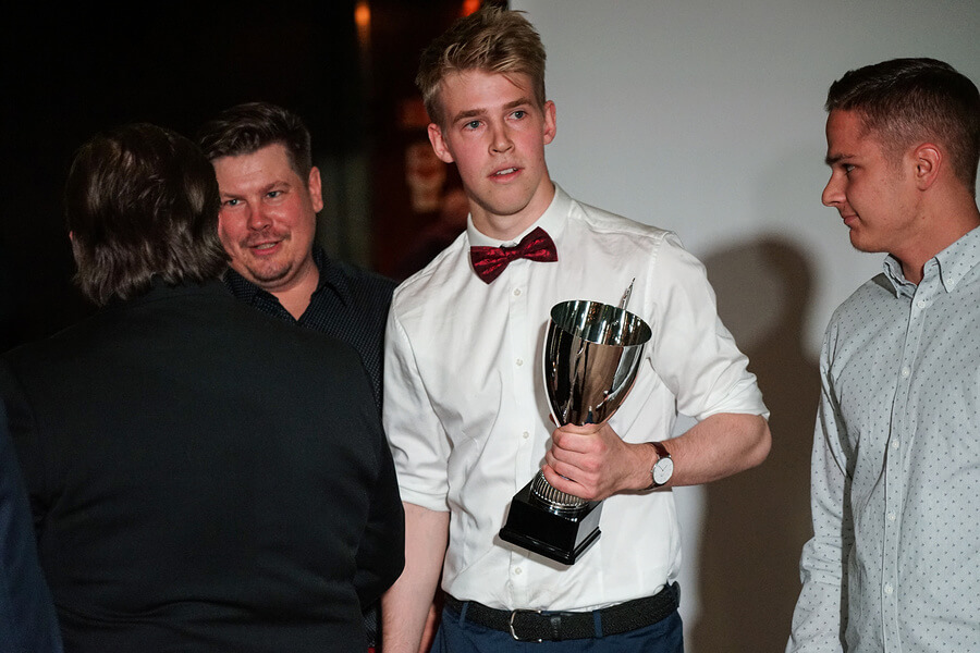 Perttu Ruuska ja Tinja Töyrylä vuoden nuoret pesäpalloilijat