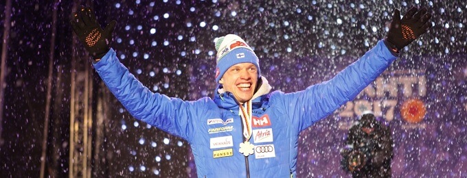 Superpesiksen huippuottelu ja Kulta-Iivo tositoimissa Imatran Lunta tupaan -tapahtumassa heinäkuussa