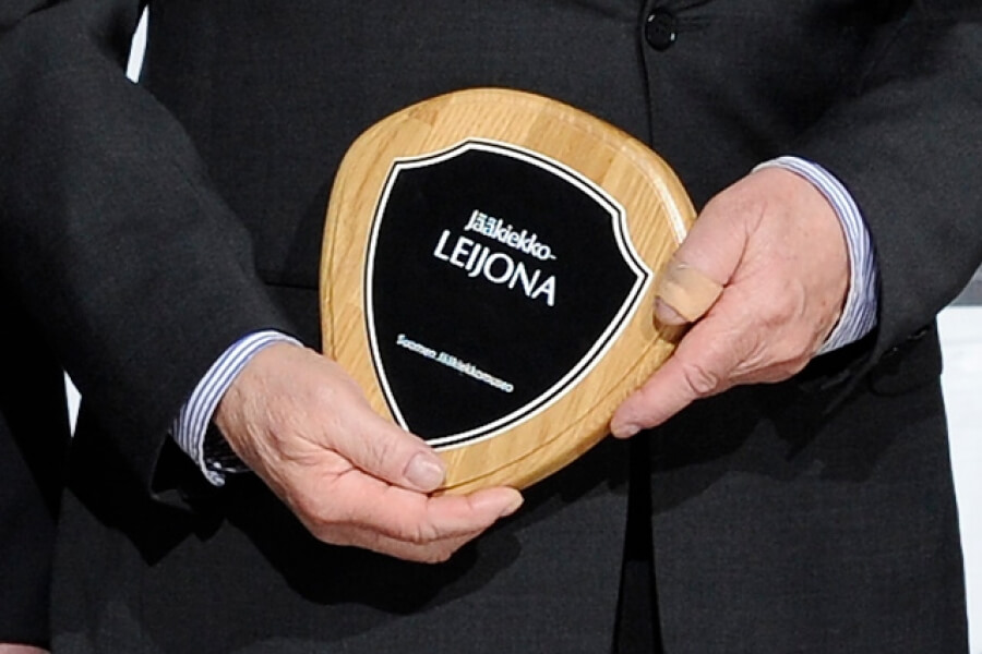 Kirsi Hänninen aateloidaan Jääkiekkoleijonaksi