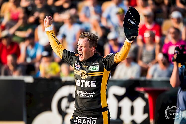 Kouvolan Pallonlyöjät hallitsi viidettä välierää – 3886 katsojan edessä loppuotteluun