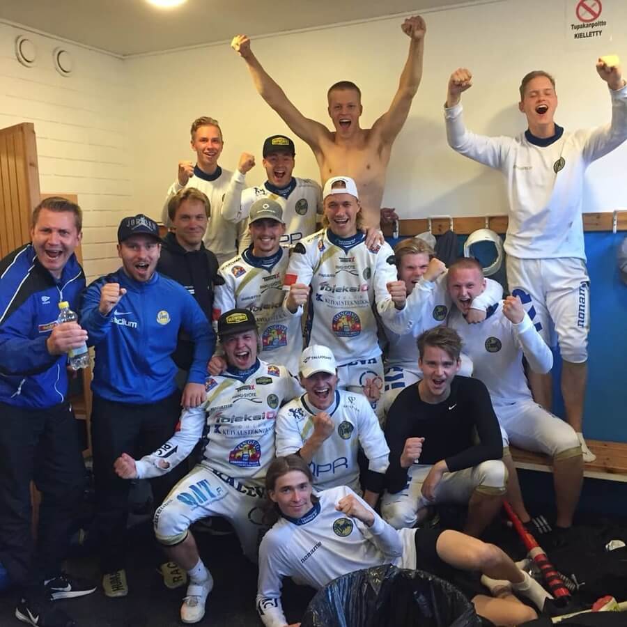 Mestaruutta hamuava Lippo Juniorit odottaa kotiyleisön tukea Raksilan tiistai-iltaan – ”Kyllä me tonni rikotaan”