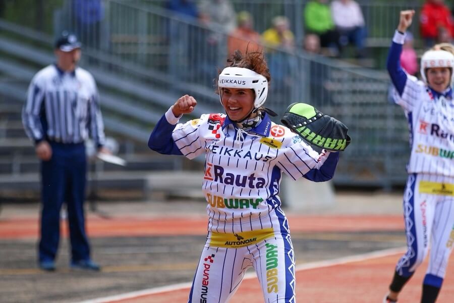 Uskomaton nousu jatkaa Lännen naisten voittoputkea – Emilia Itävalo kentän kuningatar