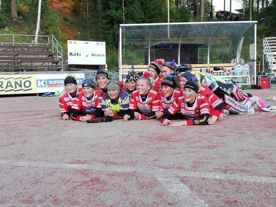 Pesäkarhut B-tyttöjen mestariksi ottelusarjan kolmannessa kotiutuskilpailussa – ratkaisuottelussa 1182 katsojaa