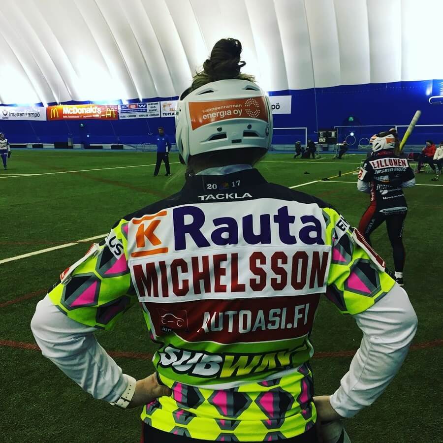 Sannikan supervuoro Yle Areenassa: Nelikymppisen perheenäidin sielunmaisema ja nuoruuden unelmat