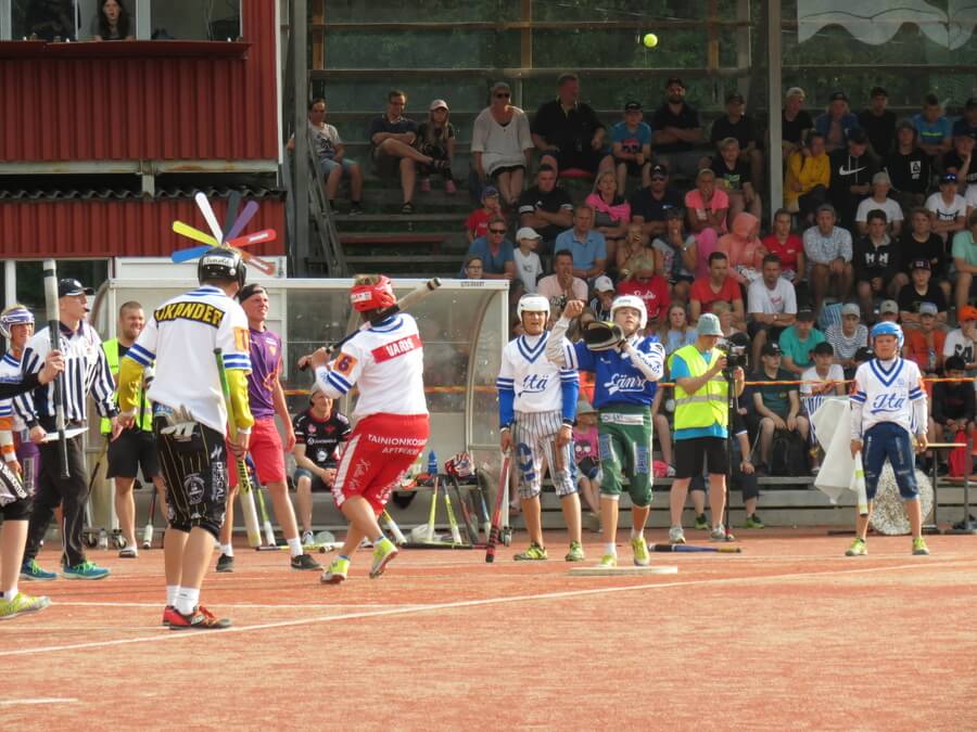 Pesäpalloliitto myöntää tukea junioripäälliköiden palkkaamiseksi – haku avattu!