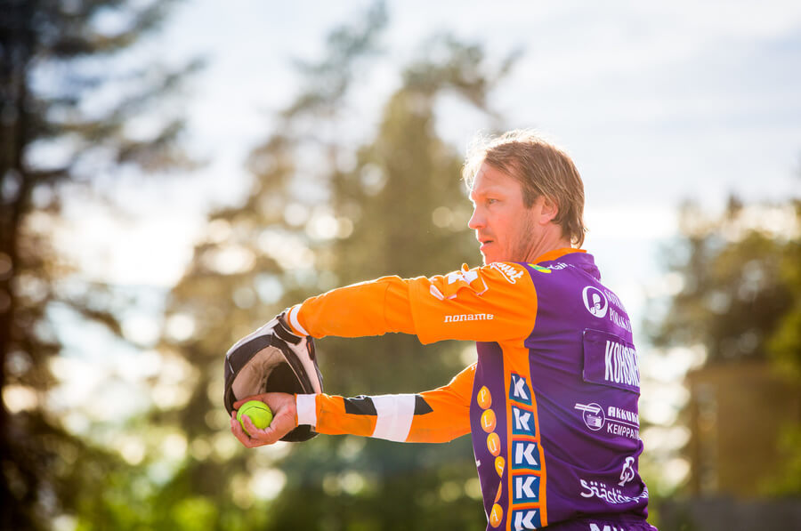 Pesäpalloilun kunniagalleria, Toni Kohonen: Pääsy postimerkkiin kruunasi Toni Kohosen pelaajauran