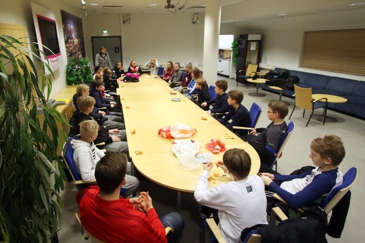 Joensuun yläkoululeiriläiset urheilullisia, omatoimisia ja vastuuntuntoisia: ”Olemme heistä tosi ylpeitä”