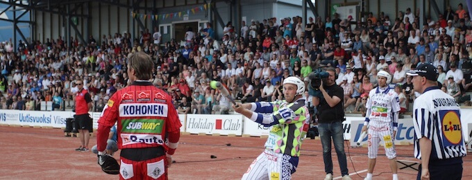 Kolmella suurimmalla pesäpallosarjalla yli puoli miljoonaa katsojaa