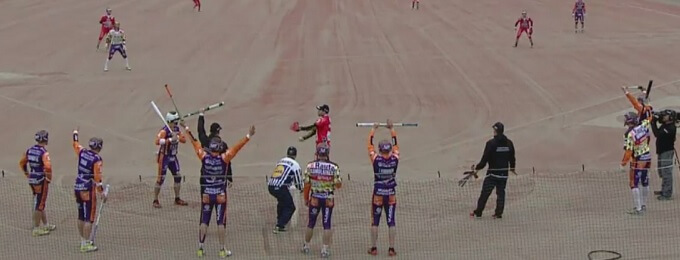 Kuudes tuomari miesten Superpesiksen välieräsarjaan