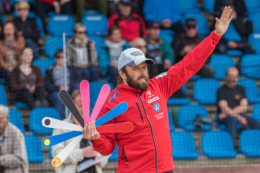 Jukka Latvala tekee paluun Superpesikseen Koskenkorvan Urheilijoiden paidassa