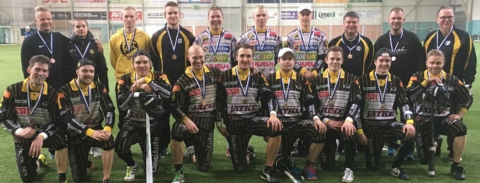 Kouvolan Pallonlyöjät juhlii Halli-SM-pronssia