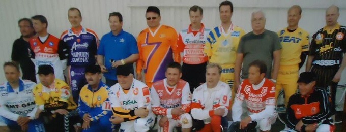 Facebookin Pesäpallojuttuja-ryhmässä keskustellaan kaiken aikaa – pesiksestä tietenkin!