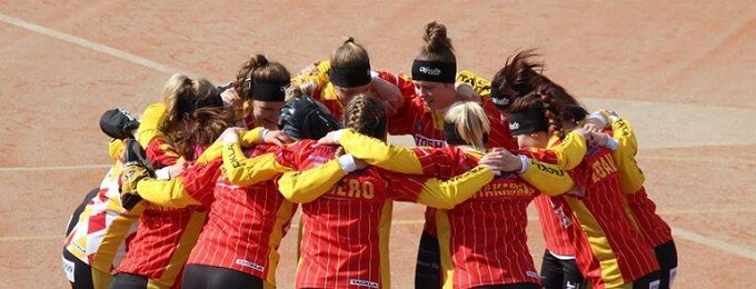 Naisten Ykköspesis vauhtiin Flooran päivänä täydellä ottelukierroksella