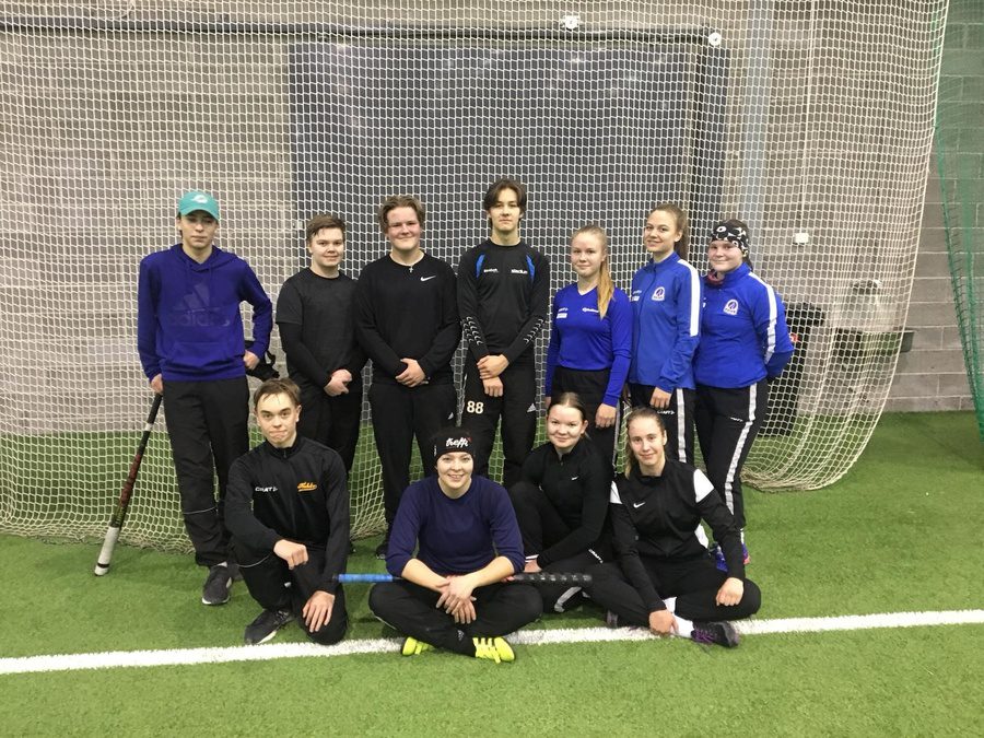 Pääkaupunkiseudun pesisakatemia sai lentävän startin – urheilu ja opiskelu yhdistyvät tavoitteellisesti