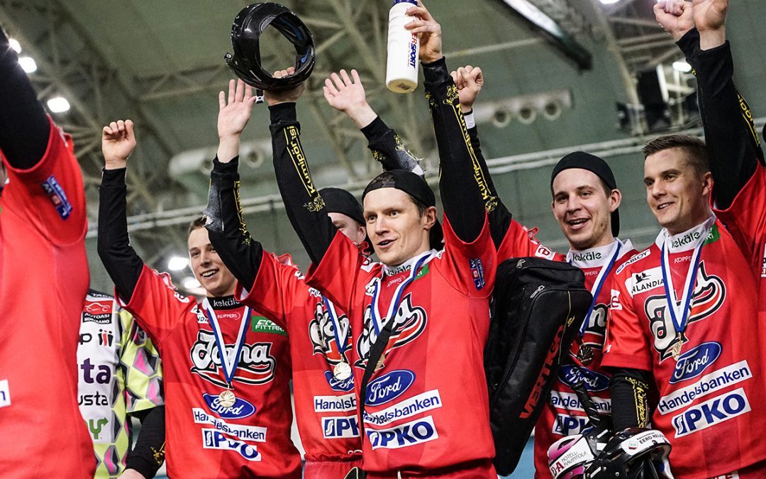 Miesten Superpesiksen valtikka pysyy Joensuussa, Vimpeli taipui Halli-SM-loppuottelussa