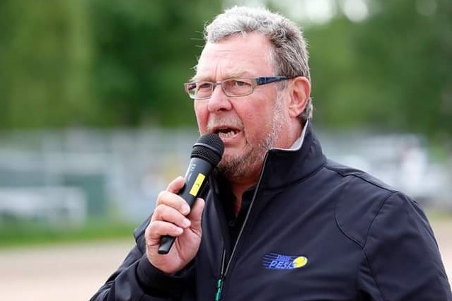 Jussi Meriläiselle, 70, pesäpallo on elämäntapa: ”Kolmatta sukupolvea mennään leireillä”