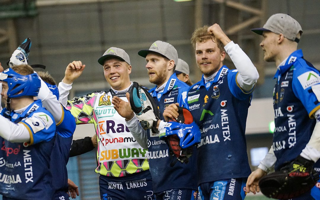 Jokeriosasto pommitti ratkaisun – Kempeleen Kiri juhlii seurahistoriansa ensimmäistä miesten SM-mitalia!