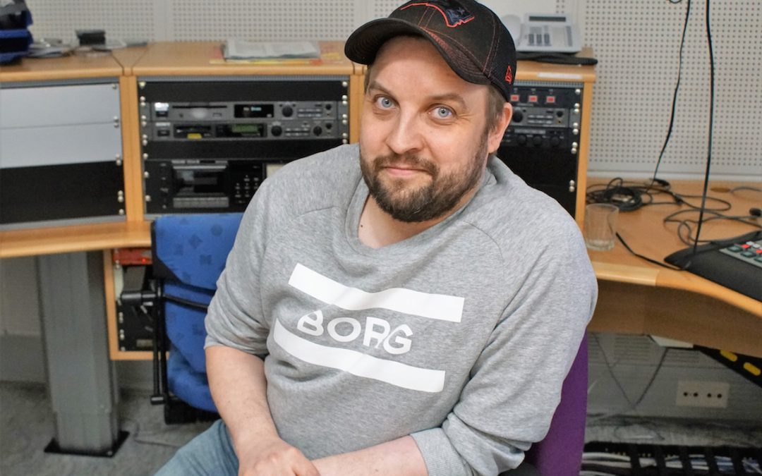 Kuvailutulkkaus avaa IPV:n pesispeliä näkövammaisille – ”olemme kokeneet itsemme yhdenvertaisiksi katsojiksi”