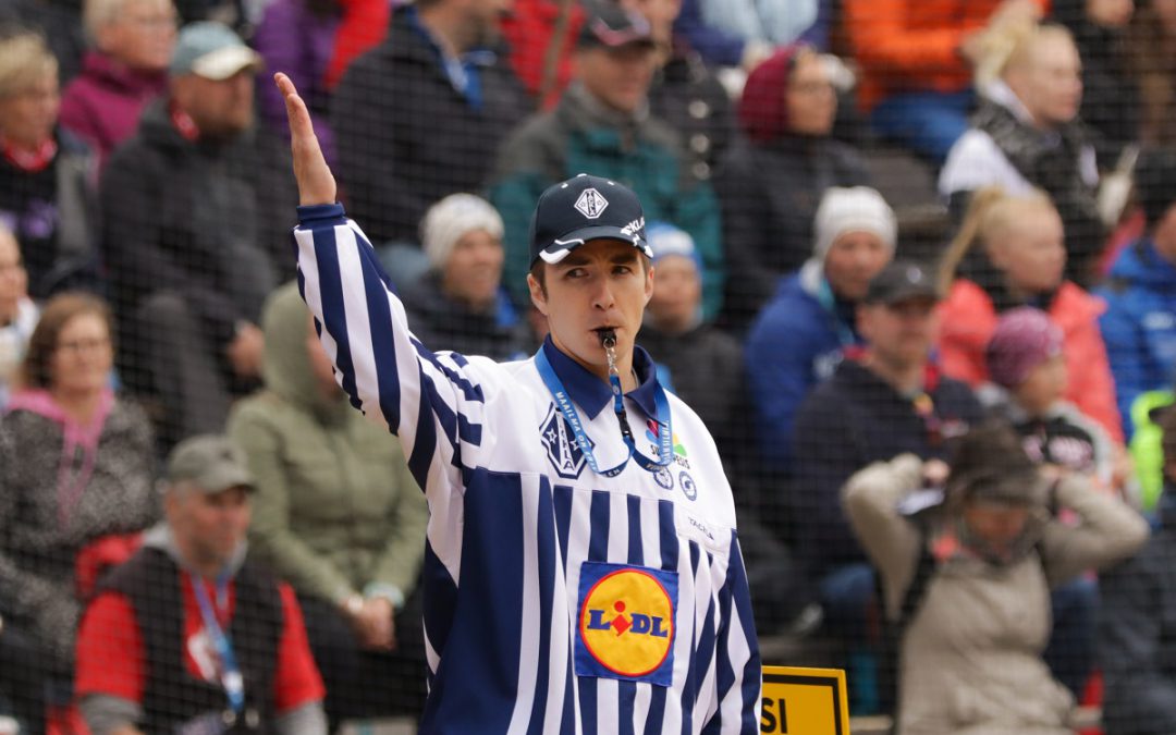 Ex-huippupelaajat Kosti ja Immo Rautiainen debytoivat tuomareina miesten Superpesiksessä