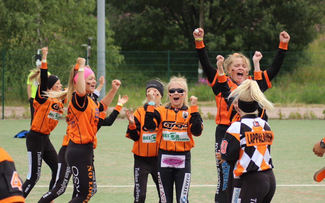 Ikimuistoinen viikko huipentui Tenavaleirillä Espoossa – Lippo valkoinen ja HP mustat mestareiksi!