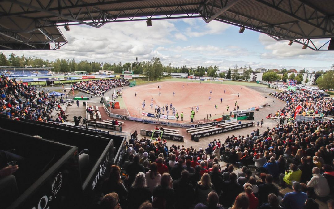 Länsi jatkaa dominointiaan – liki 4000 katsojaa näkivät upean naisten arvo-ottelun