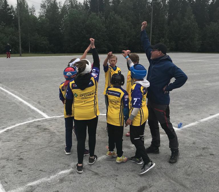 Kuvia pienpeliturnauksesta