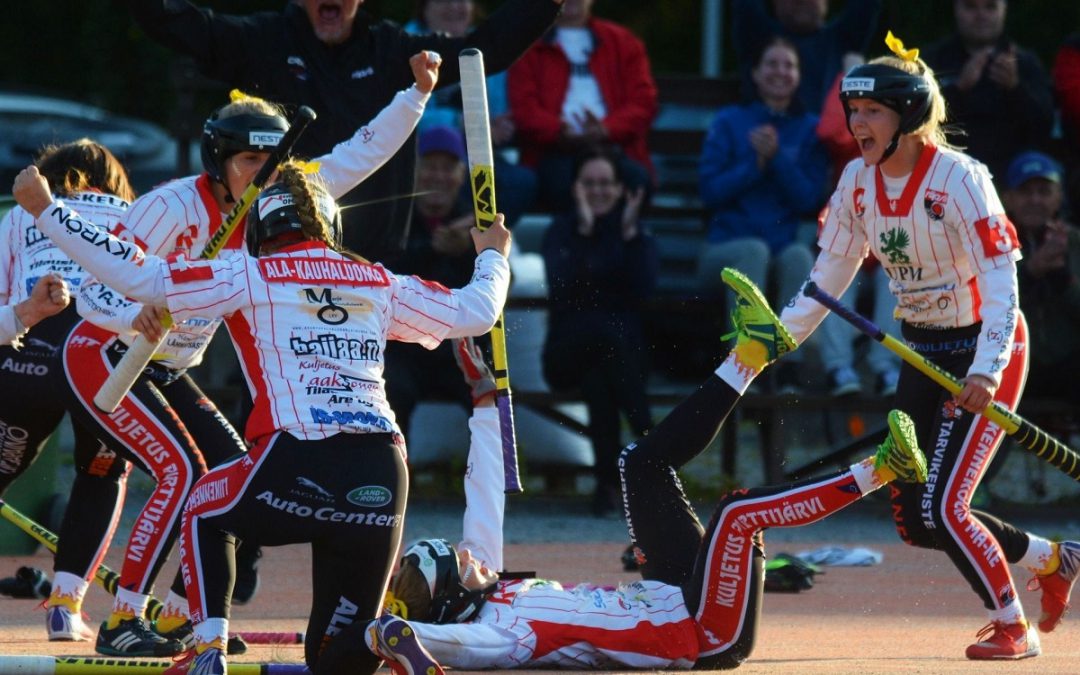 Hämeenkyrön Räpsä ja Muhoksen Pallo-Salamat tavoittelevat seurahistoriallista B-tyttöjen SM-mitalia