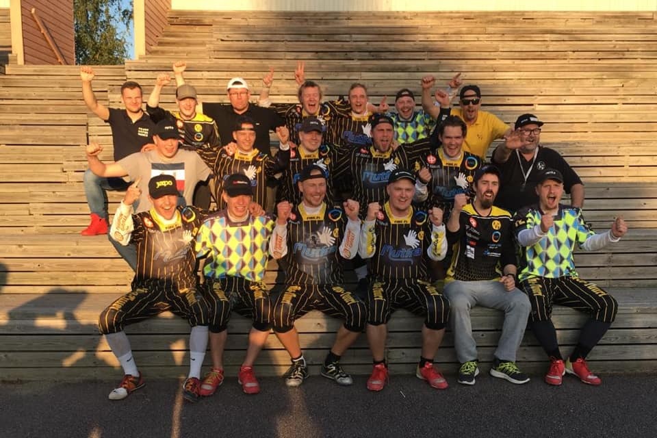 Alavuden Peli-Veikkojen menestystarinaan kirjoitetaan seuraava luku Ykköspesiksessä!