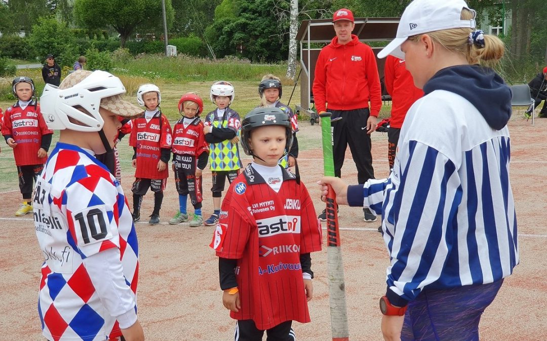 Kasvu jatkuu – pesäpalloilijoita kautta aikain ennätysmäärä lisenssiurheilijoina!