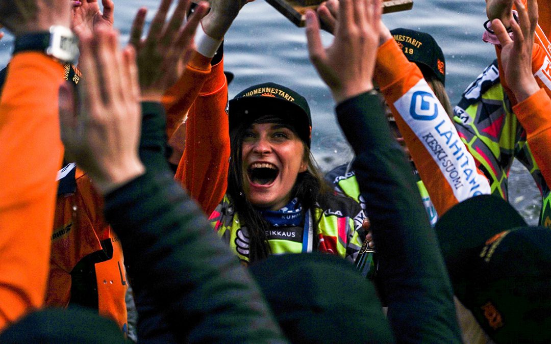 Siri Eskola palkittiin pudotuspelien arvokkaimpana pelaajana naisten Superpesiksessä!