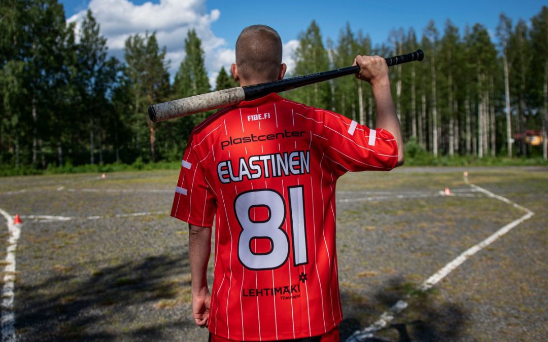 Elastisen Vain elämää -päivänä yllätys – ”voi, kun me mentäis pelaamaan pesäpalloa!”