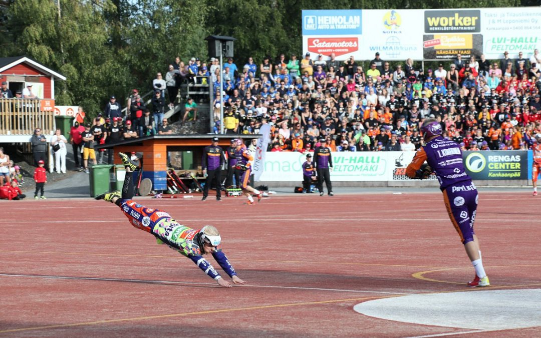 Huippupesäpalloilijan arki on asioiden yhteensovittamista