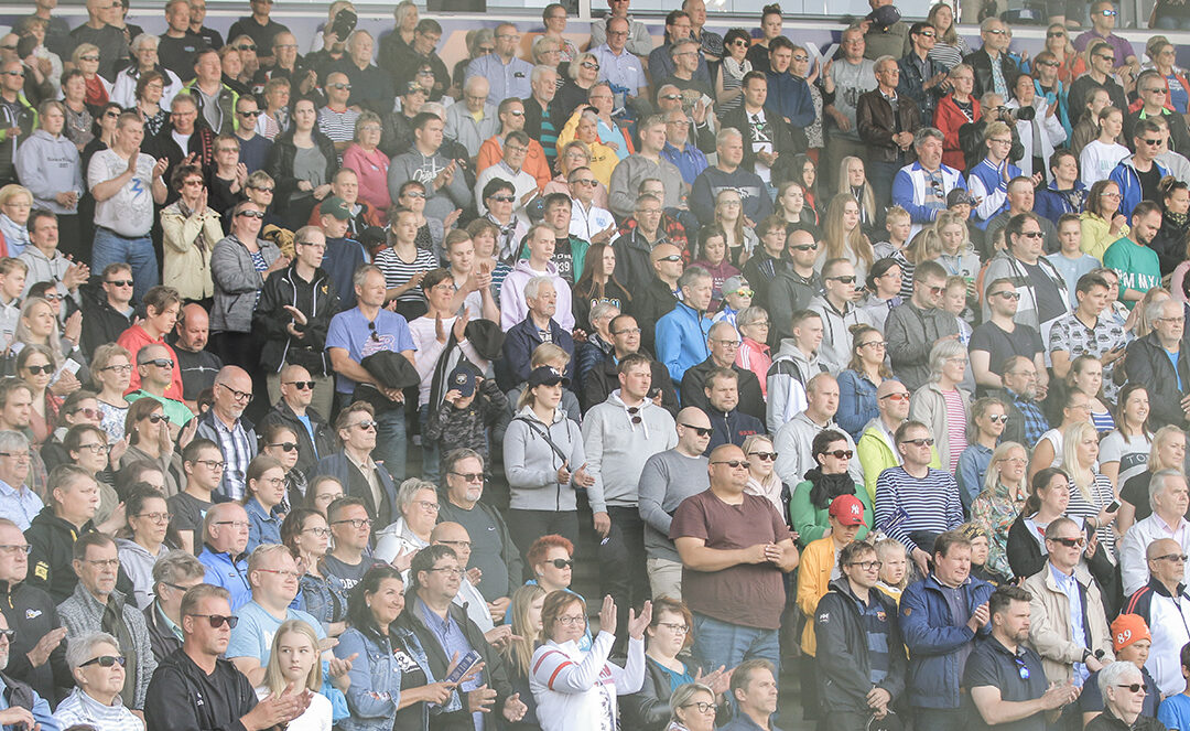 Osallistu Veikkauksen arvontaan ja voita suosikkijoukkueesi kausikortti kahdelle!