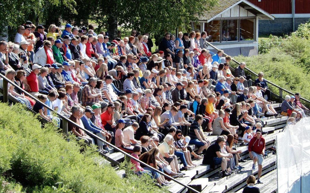 Leader-rahoitusta tukena – Tarmo rakentaa uuden pääkatsomon Ikaalisten pesäpallokentälle