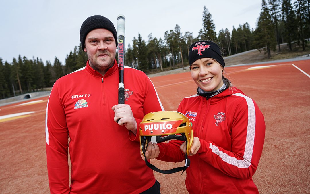 Video: Juha Niemi yllättyi itsekin Puuilopesistä-haasteessaan – osallistu ja voita Superpesiksen Puuilo-kultakypärä!