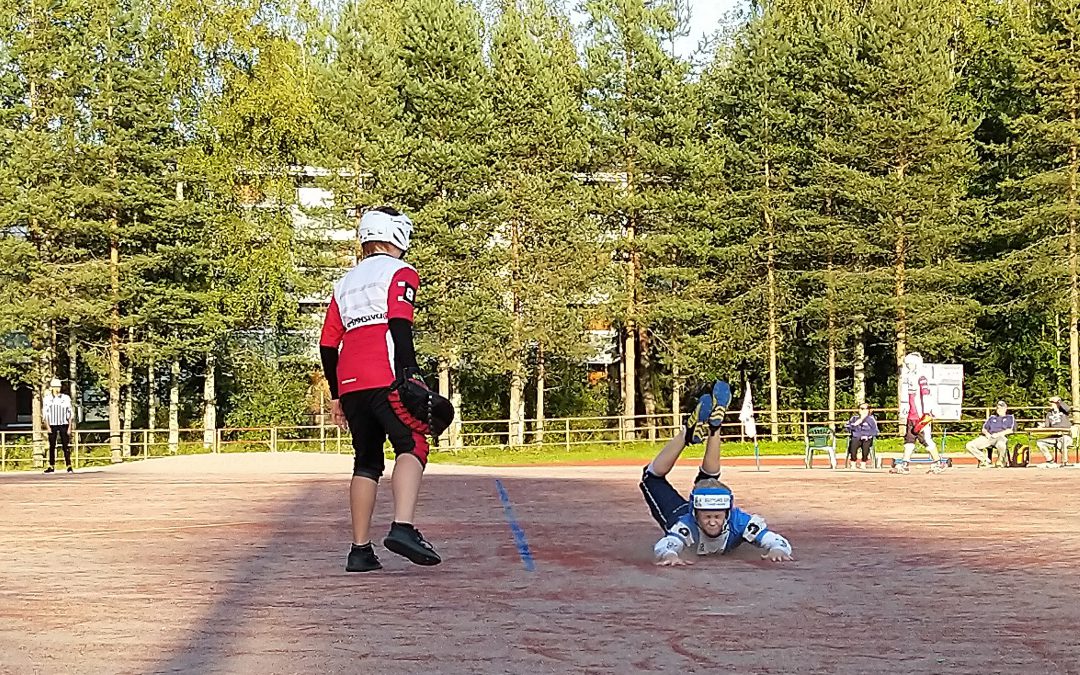 Keravalla halutaan Tytöt pelaamaan pesistä!