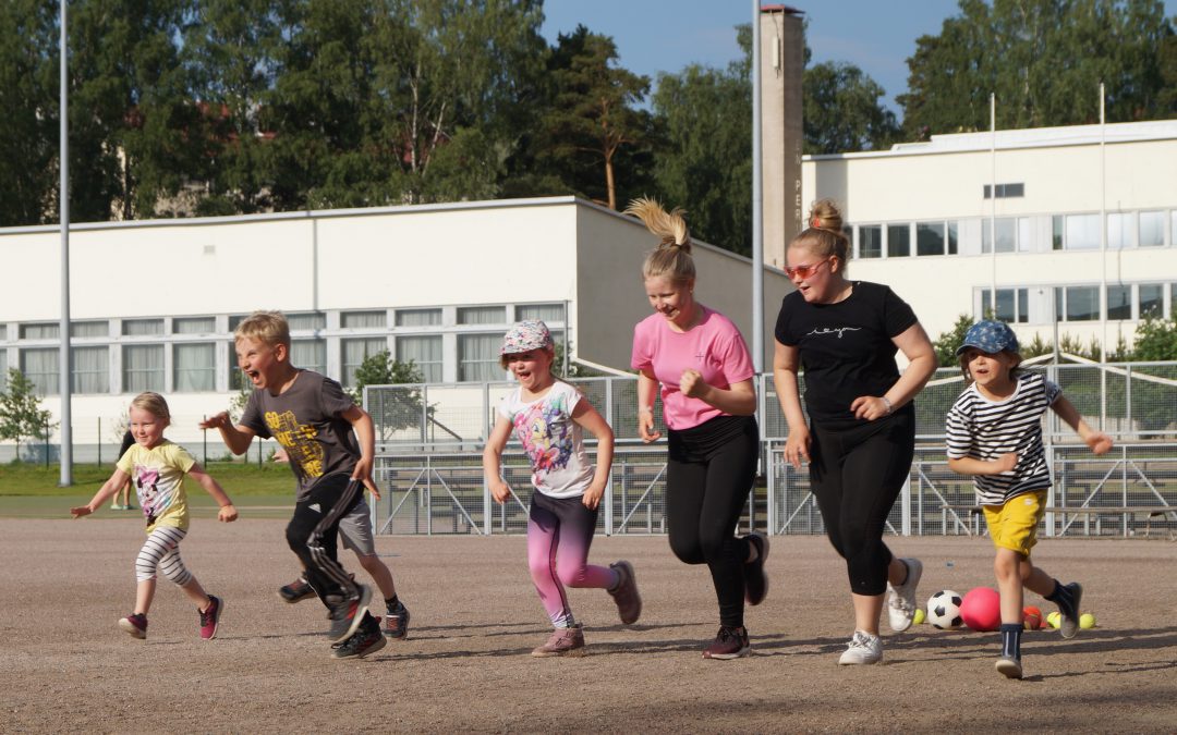 Perhepesiksessä onnistumisten kautta hiki pintaan