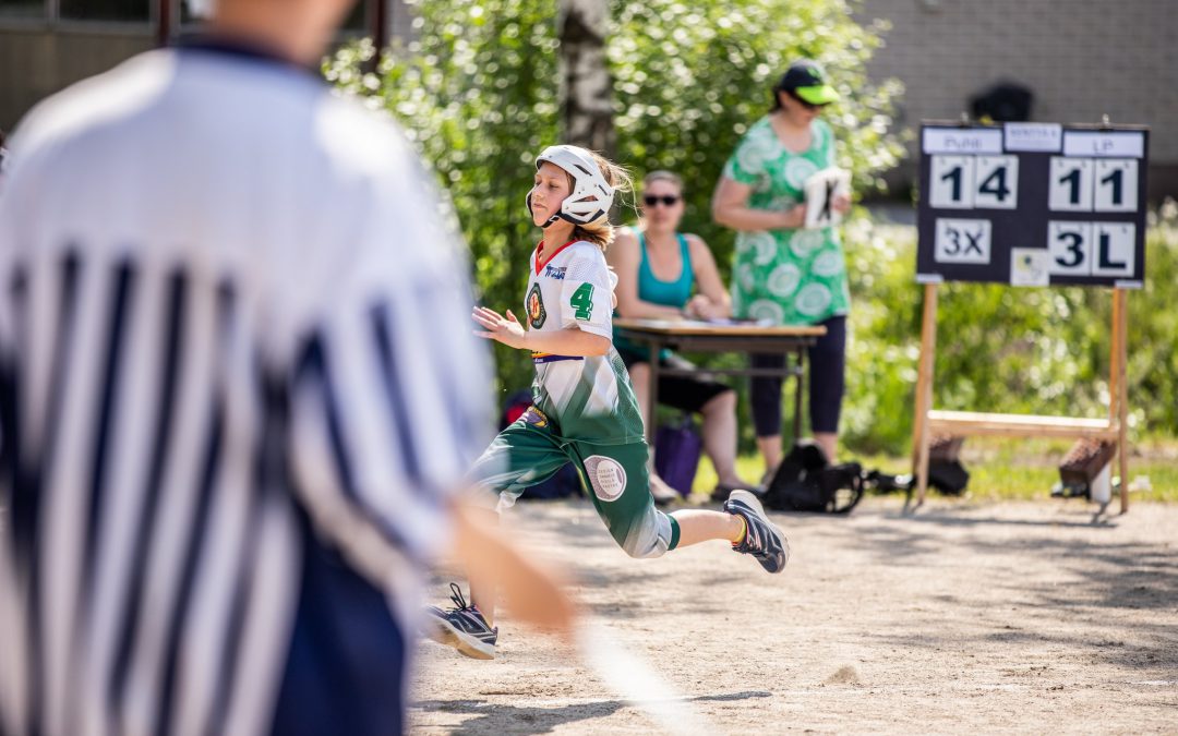 E-juniorien pelisarjat pelataan kolmen palon säännöllä