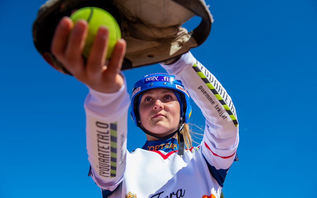 Pelaajat vapauttivat peli-ilonsa ja katsojat nauttivat näkemästään – naisten superpesiskaudelle unelma-alku!