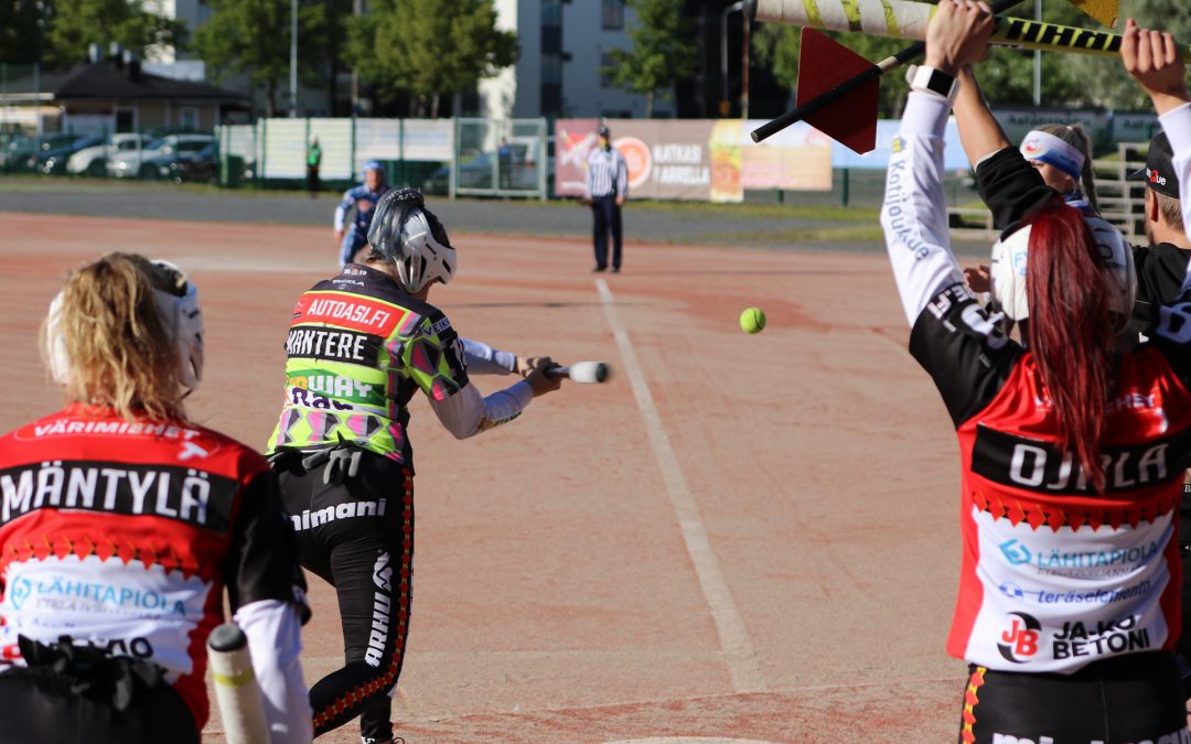 Superpesis kuuluu vahvasti Yle Puheen perjantai-illoissa