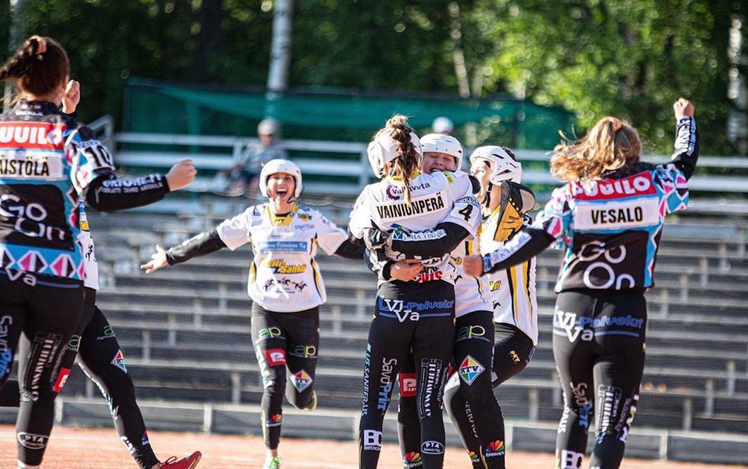 Siilinjärven Pesis voiton makuun naisten Superpesiksessä – kaikki sunnuntain ottelut supervuoroon!