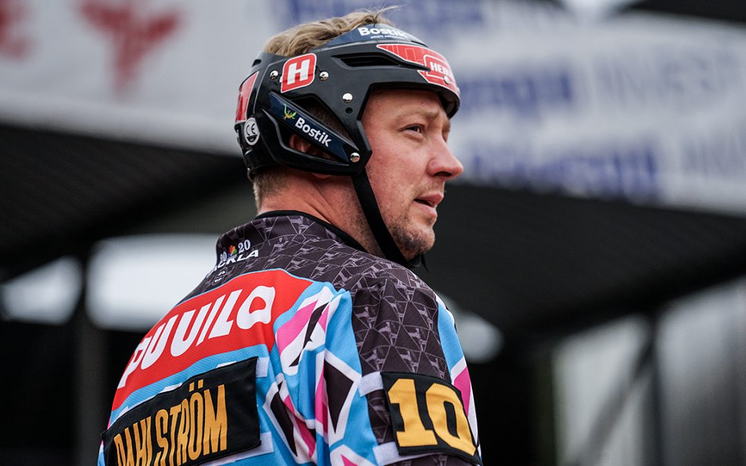 Jere Dahlström villitsee uuden kotiyleisönsä Kouvolassa: ”Mahtava kenttä, kimmoisa ja tilaa joka puolella”