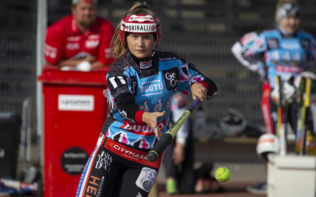 Tiia Peltonen on yksi alkukauden debytanteista Superpesiksessä – ”hyvin ottivat porukkaan mukaan”