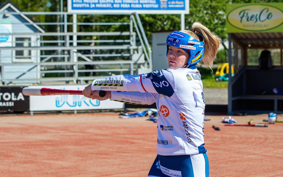 Fera Raumalta ja Kempeleen Kiri tyttöjen Superpesiksen loppuotteluun!