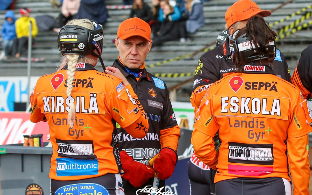 Naisten Superpesiksen kokenein pelinjohtokaksikko jatkaa tehtävissään