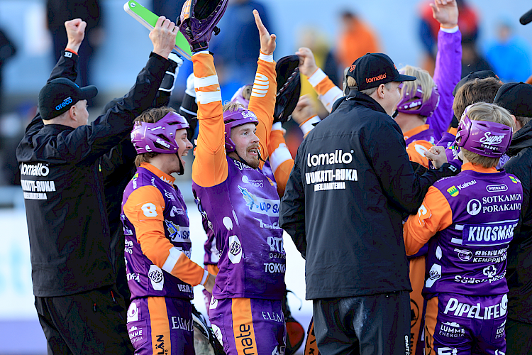 Sotkamon Jymy rynnisti miesten Superpesiksen loppuotteluun – vahva toinen jakso katkaisi Vimpelin Vedon selkärangan!