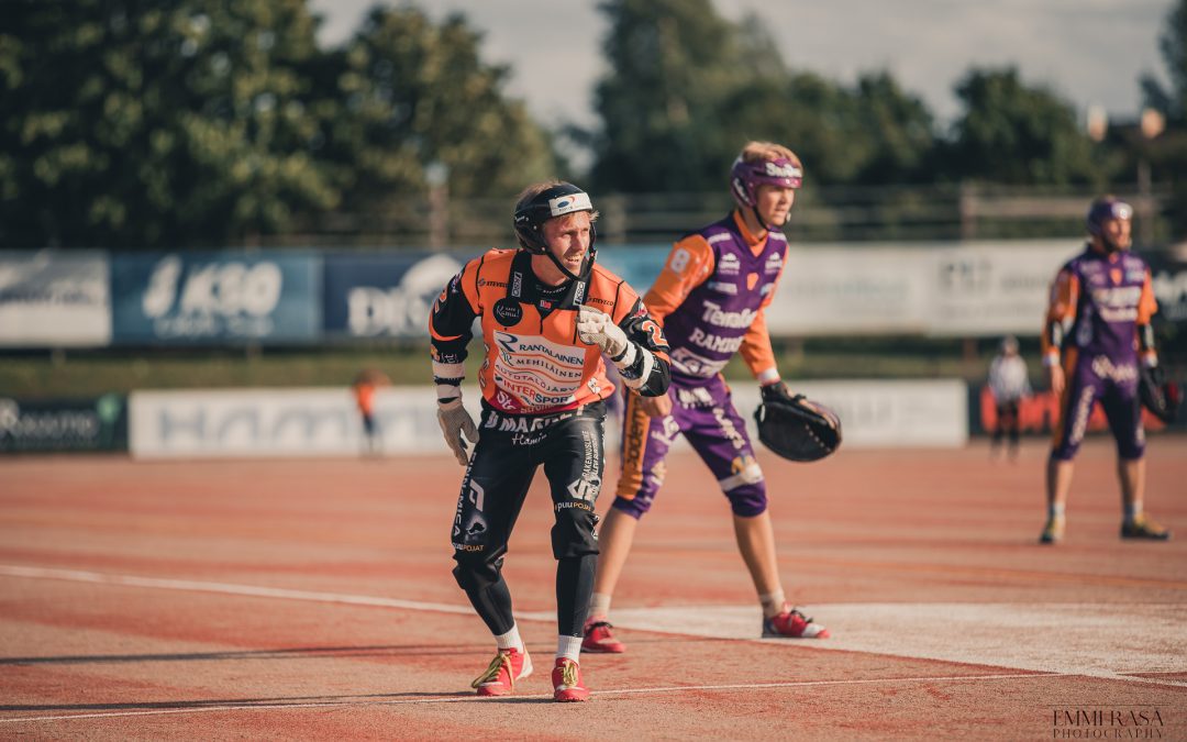 Ella Reiman ja Henri Heikkilä Ykköspesiksen elokuun pelaajat!