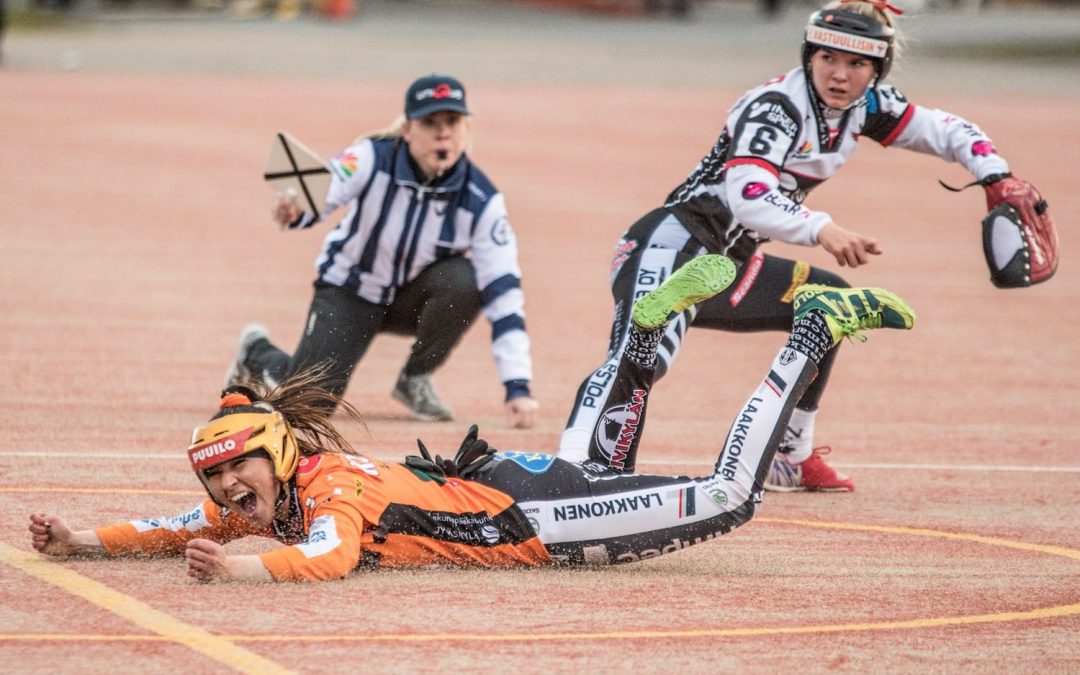 Ella Korpela on pudotuspelien arvokkain pelaaja naisten Superpesiksessä!