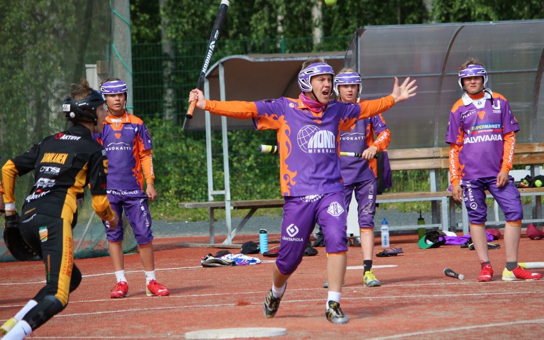 Yli 400 osallistujaa – pesäpallon yläkoululeirityksen valtava suosio jatkuu!