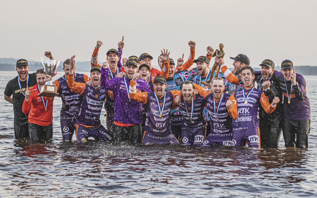 Sotkamon Jymy on Suomen mestari – superpesiskausi huipentui Nälkämaan lauluun viiden vuoden tauon jälkeen!